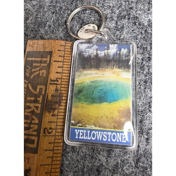 Yellowstone National Park Souvenir Keychain With Photo Of Hot Spring - Picture 2 of 4